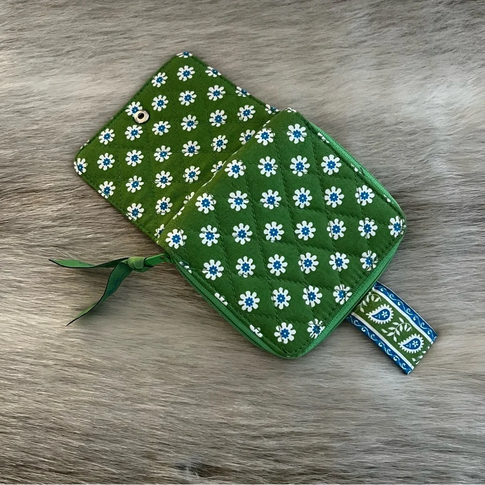 Vintage VERA BRADEY Apple Green 2004 Mini Zip Wallet Green White Y2K Floral - Picture 6 of 12